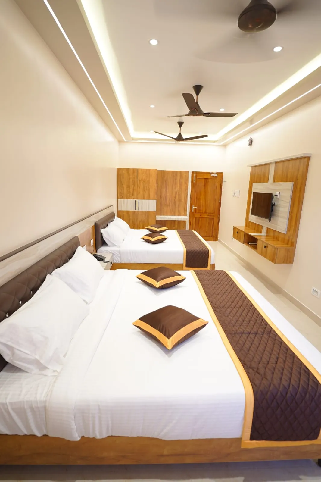Deluxe Room 01