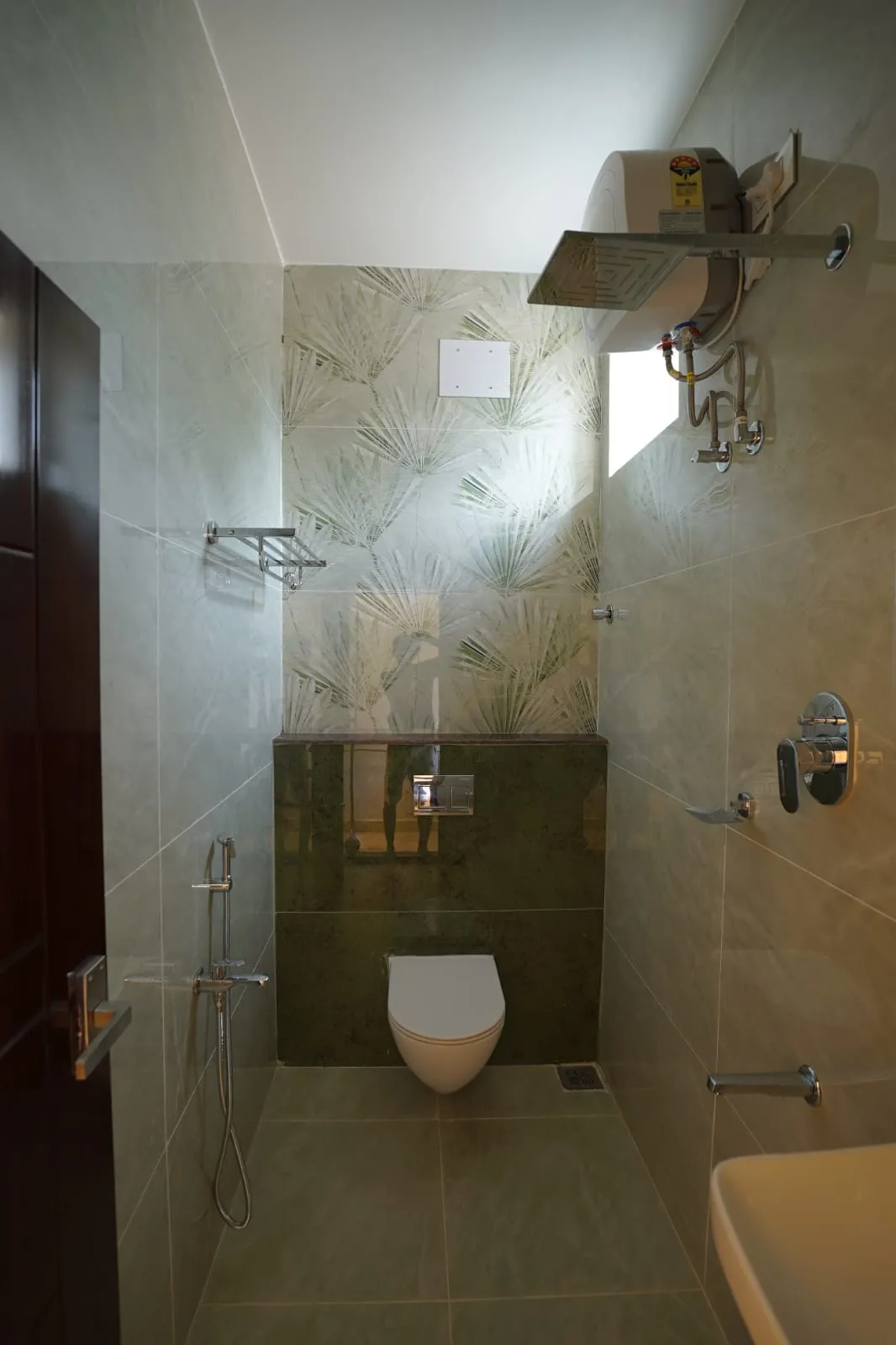Attached Bathroom 07